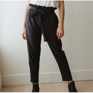 Albion bow belt capri/ankle pants